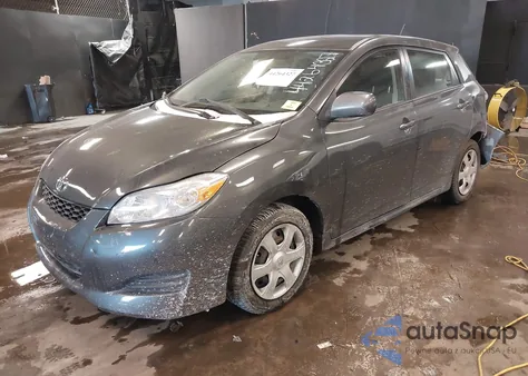 2010 Toyota Matrix z USA, uszkodzony, nr VIN 2T1KU4EE8AC446364